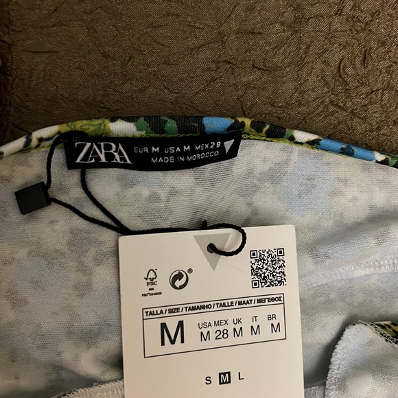 Zara Floral Dress - Picture 11 of 11